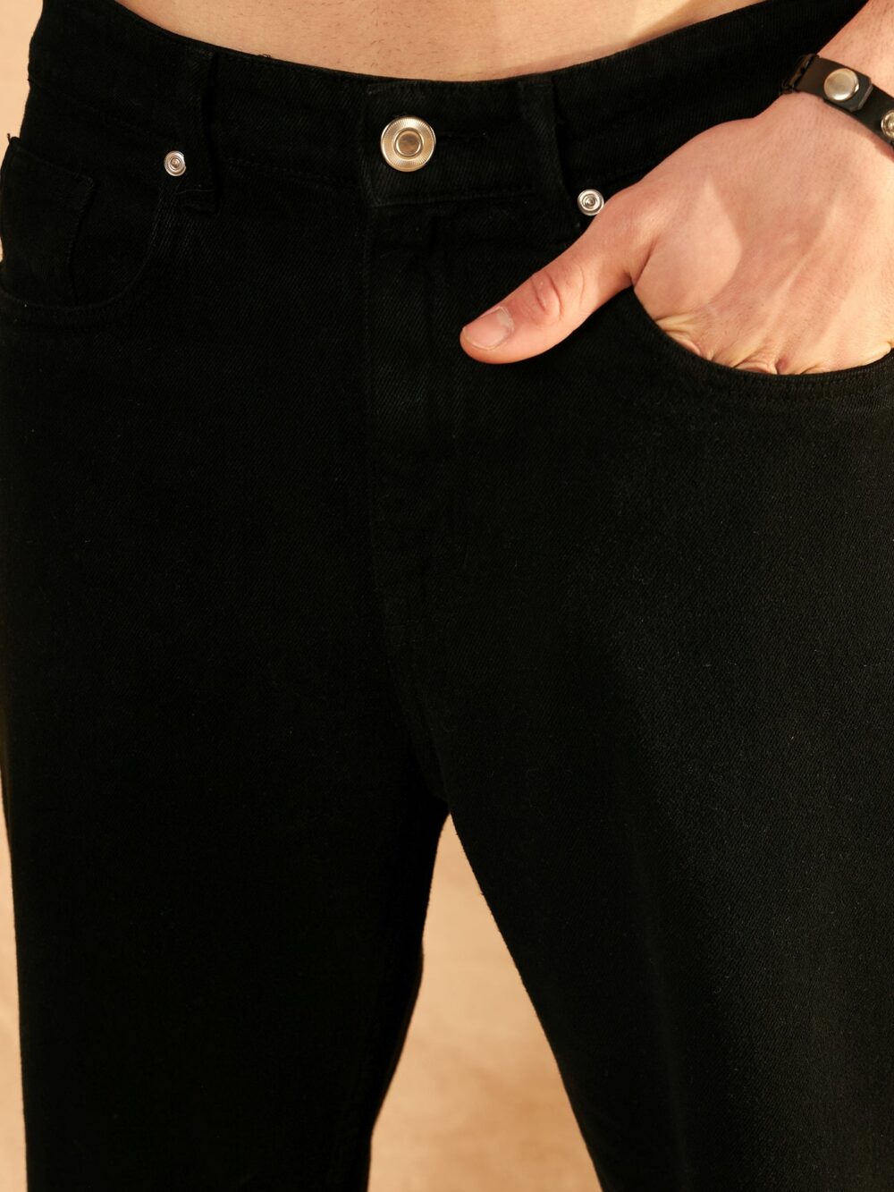 MOMFIT JEAN BLACK COLOUR - Image 3